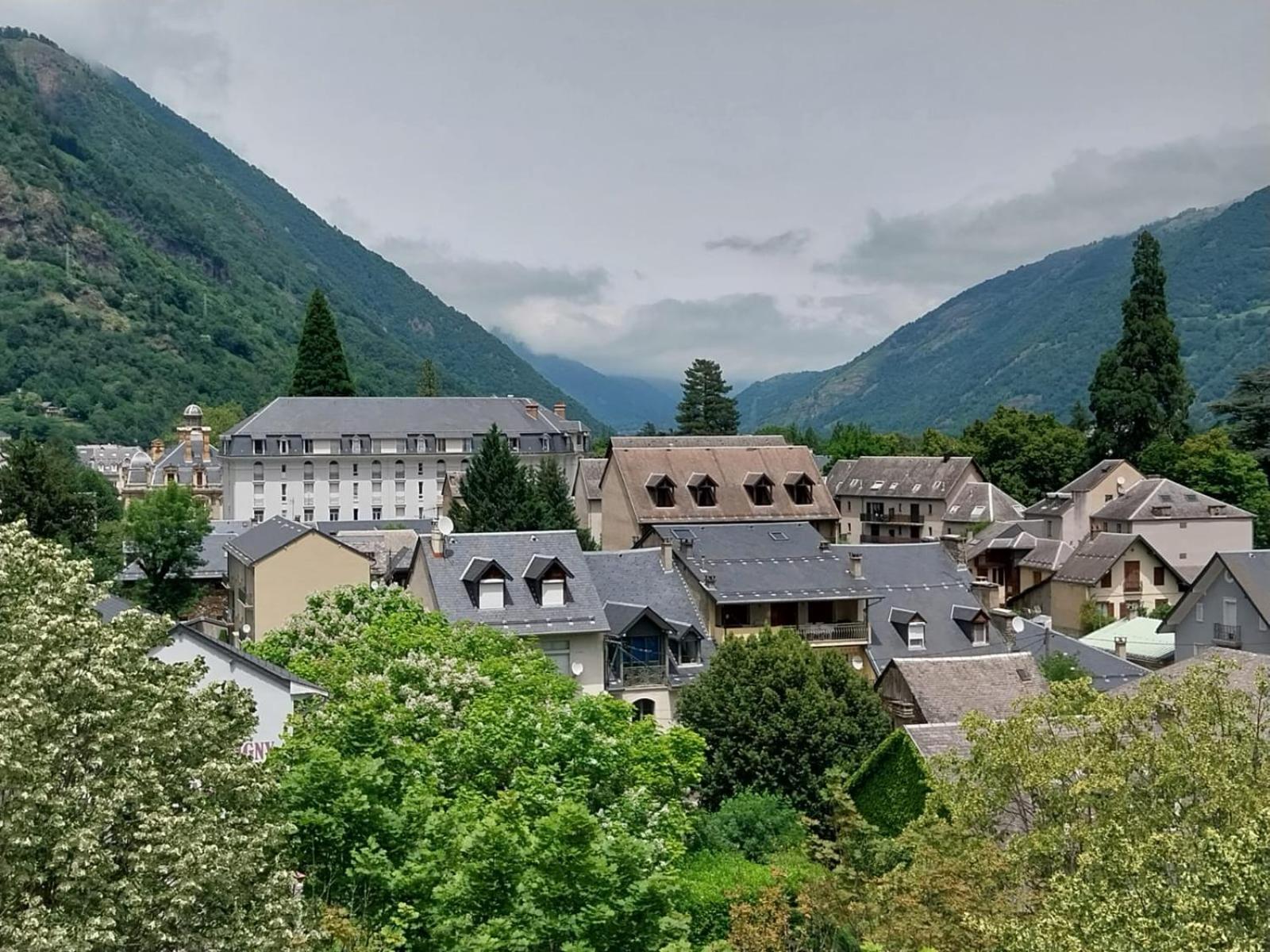 Апарт отель Royal Luchon Bagneres-de-Luchon Экстерьер фото